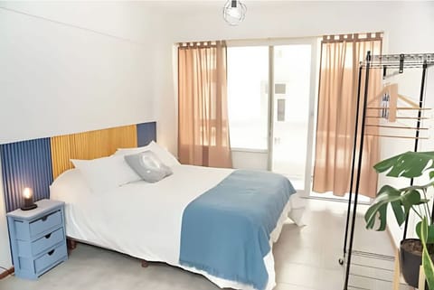 Apartment | 1 bedroom, down comforters, blackout drapes, iron/ironing board