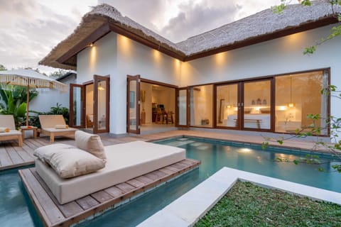 Basic Villa | Pool | Outdoor pool