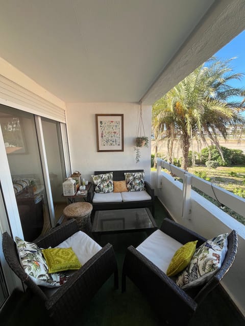 Apartment, 2 Bedrooms, Terrace, City View | Living room