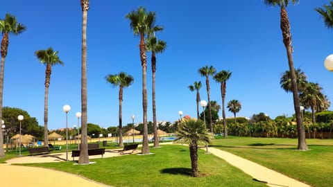 Apartment, 2 Bedrooms, Accessible, Terrace | Property grounds