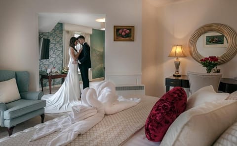 Desk, laptop workspace, iron/ironing board, free WiFi