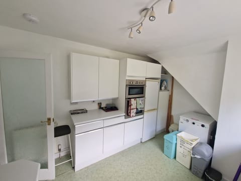 Traditional Apartment, 3 Bedrooms, Sea View, Beachfront | Private kitchen | Coffee/tea maker, electric kettle, dining tables