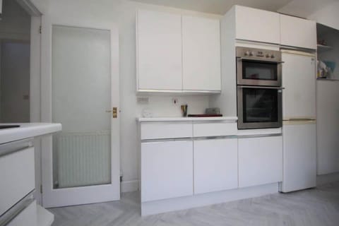 Traditional Apartment, 3 Bedrooms, Sea View, Beachfront | Private kitchen | Coffee/tea maker, electric kettle, dining tables