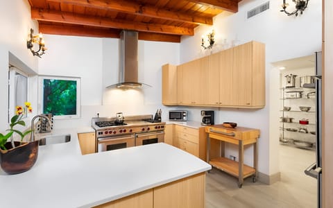 The Grand Lodge | Private kitchen | Microwave, espresso maker, cookware/dishes/utensils