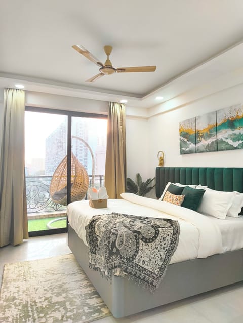 Superior Studio Suite, Balcony, City View | Balcony