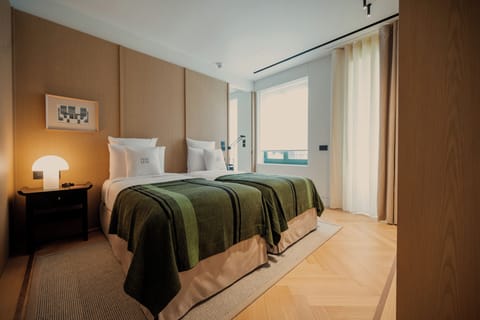 Superior Room, 1 Queen Bed | Minibar, in-room safe, desk, blackout drapes