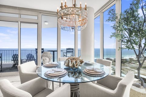 Condo, 3 Bedrooms | Dining