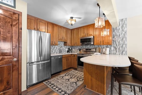 Condo (2 Bedrooms) | Property amenity