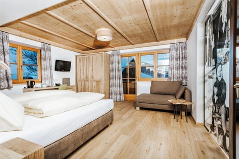 Family Room, 2 Bedrooms | Hypo-allergenic bedding, in-room safe, soundproofing, free WiFi