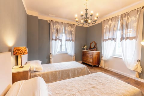 Comfort Double or Twin Room, Mountain View | In-room safe, cribs/infant beds, travel crib, free WiFi