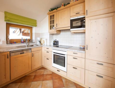 Classic Apartment, 2 Bedrooms | Private kitchen | Fridge, microwave, oven, dishwasher