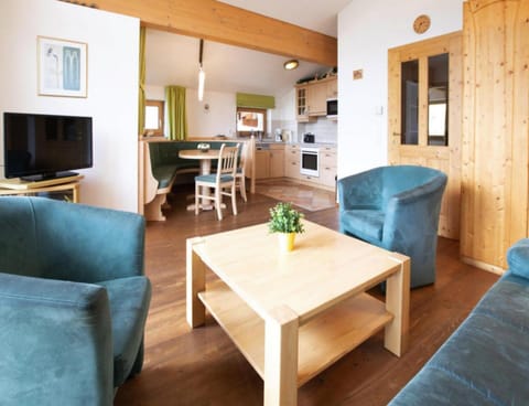 Classic Apartment, 2 Bedrooms | Living room | DVD player