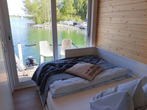 Mobile Home | 2 bedrooms, individually furnished, bed sheets