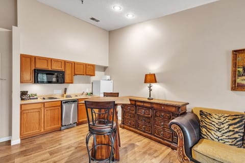 Studio | Private kitchen | Fridge, coffee/tea maker, toaster