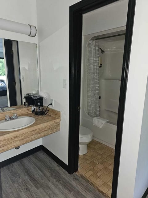 Deluxe Studio Suite | Laptop workspace, free WiFi