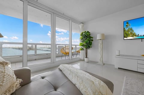 Apartment | 2 bedrooms, desk, Internet