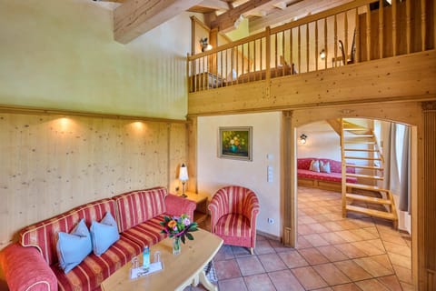 Junior Suite Prinzregent Luitpold | In-room safe, desk, laptop workspace, free WiFi