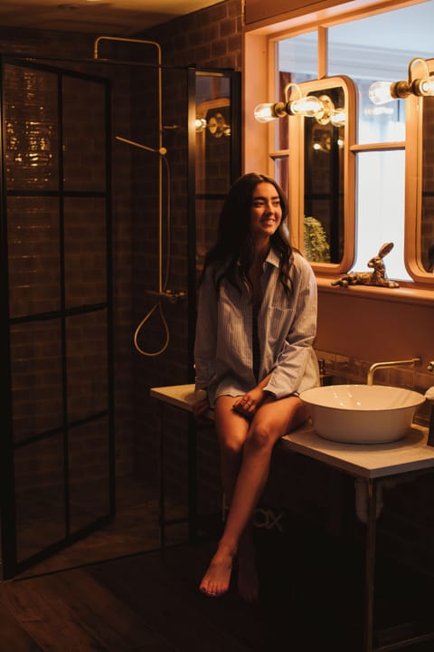 Free toiletries, bathrobes, slippers