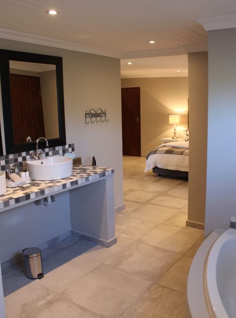 King Room | Bathroom sink