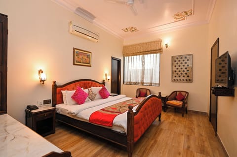 Deluxe Double Room | Memory foam beds, minibar, desk, laptop workspace