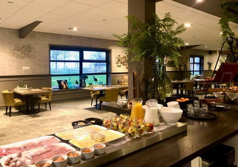 Daily buffet breakfast (EUR 20 per person)