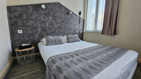Double Room | Desk, free WiFi