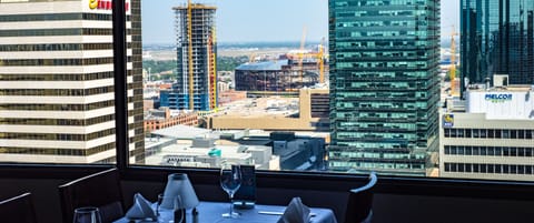 2 restaurants; breakfast, lunch, dinner, and brunch served