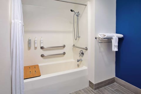 Room, 1 King Bed, Accessible (Mobility) | Bathroom | Free toiletries, hair dryer, towels, soap