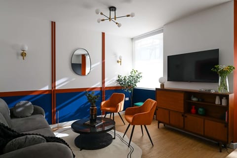 House | 1 bedroom, desk, Internet