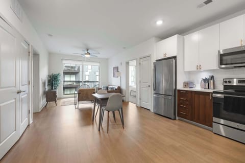 Deluxe Apartment | Private kitchen | Coffee/tea maker