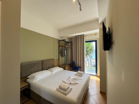 Minibar, soundproofing, free WiFi, bed sheets