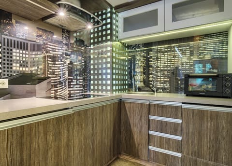 Apartment, Balcony | Private kitchenette | Electric kettle