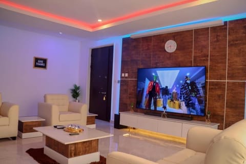Apartment | Living area | Flat-screen TV