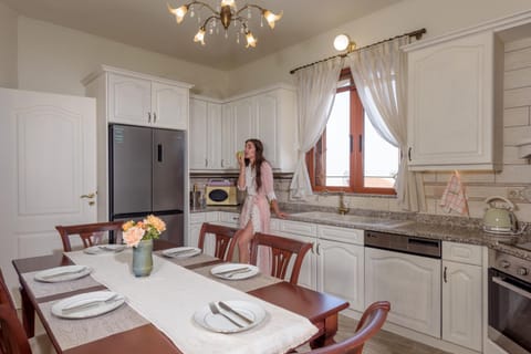 Villa | 5 bedrooms, soundproofing