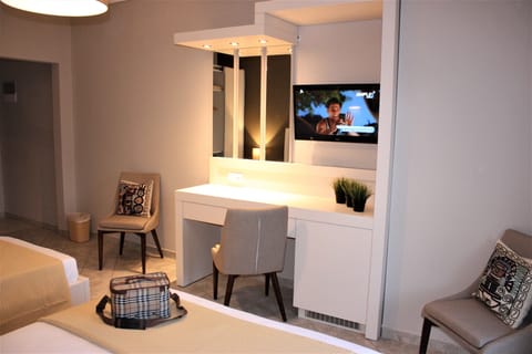 Superior Triple Room | Minibar, soundproofing, free WiFi, bed sheets