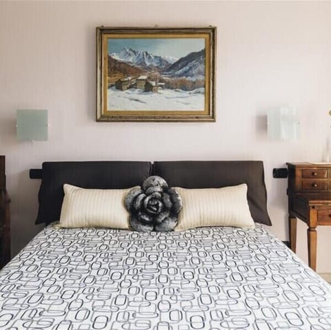 Double Room, Balcony | Premium bedding, minibar, desk, blackout drapes