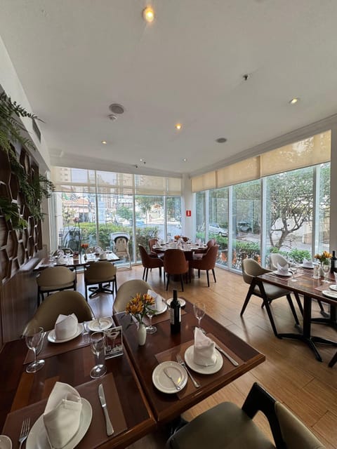 Apartment | Dining