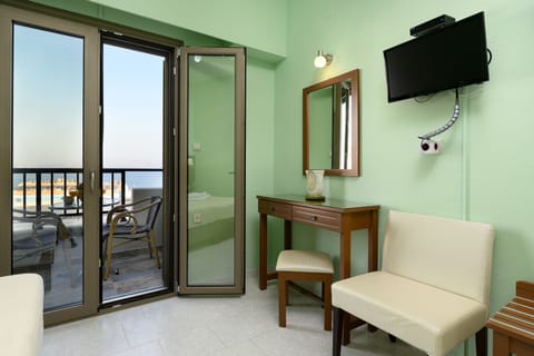 Minibar, in-room safe, individually furnished, desk