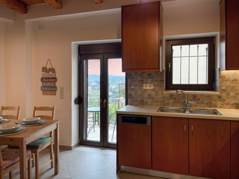 House, 2 Bedrooms, Sea View | Private kitchen | Highchair