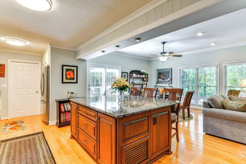 House (4 Bedrooms) | Interior