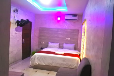 Executive Single Room | Desk, laptop workspace