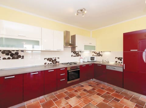 House (Holiday Home Boni) | Private kitchen | Fridge