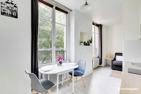 Apartment | Dining