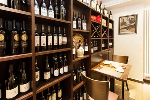 Daily buffet breakfast (EUR 16.90 per person)