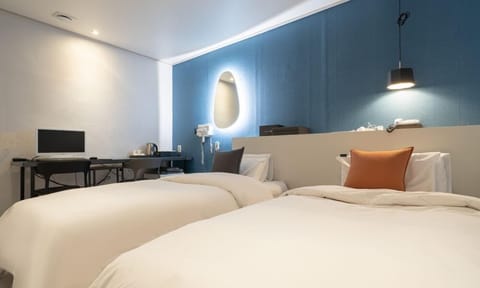 Twin Room | Individually decorated, individually furnished, free WiFi