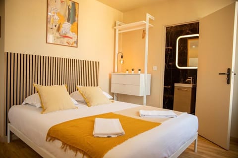 Classic Double Room, Kitchenette | WiFi (free)