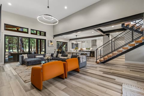 House, Multiple Beds, Patio, Mountain View (Breton 3303 Flagstaff) | Living area | Fireplace