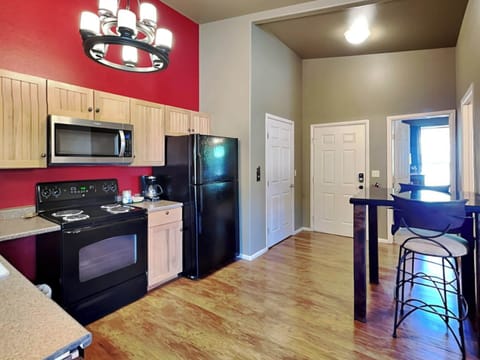 Condo (2 Bedrooms) | Property amenity