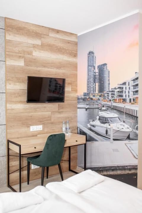 Superior Room, 1 Queen Bed, Non Smoking, City View | Memory foam beds, desk, laptop workspace, blackout drapes