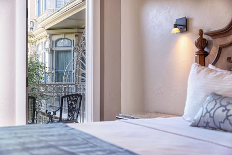 Room, 1 King Bed, Balcony, City View | Balcony